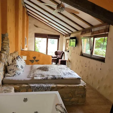 Дом отдыха Ferienhaus-sauna Pool Whirlpool